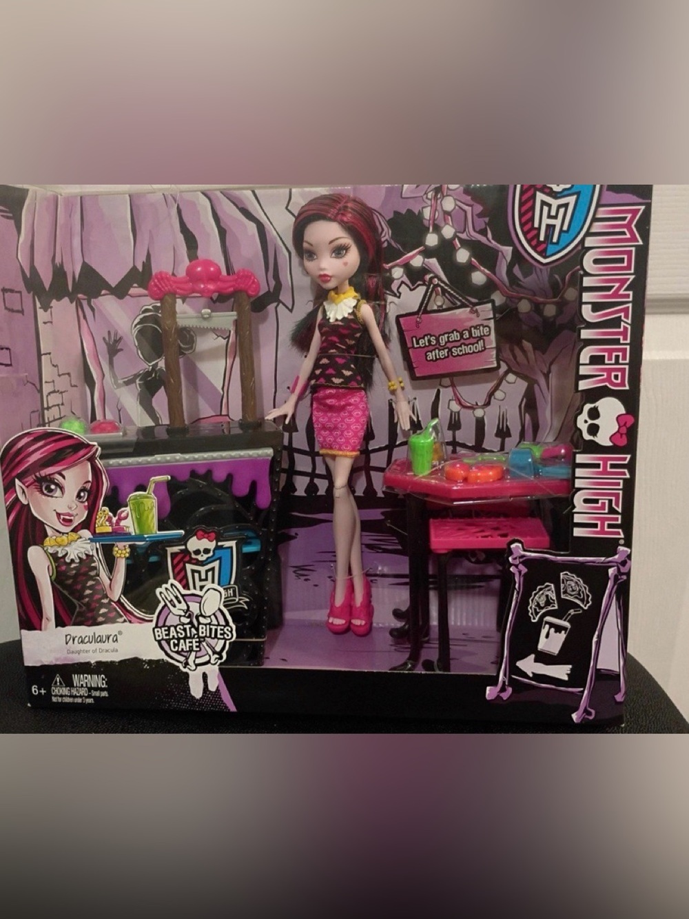 monster high Pink and Black Café Playset with Purple Accents
